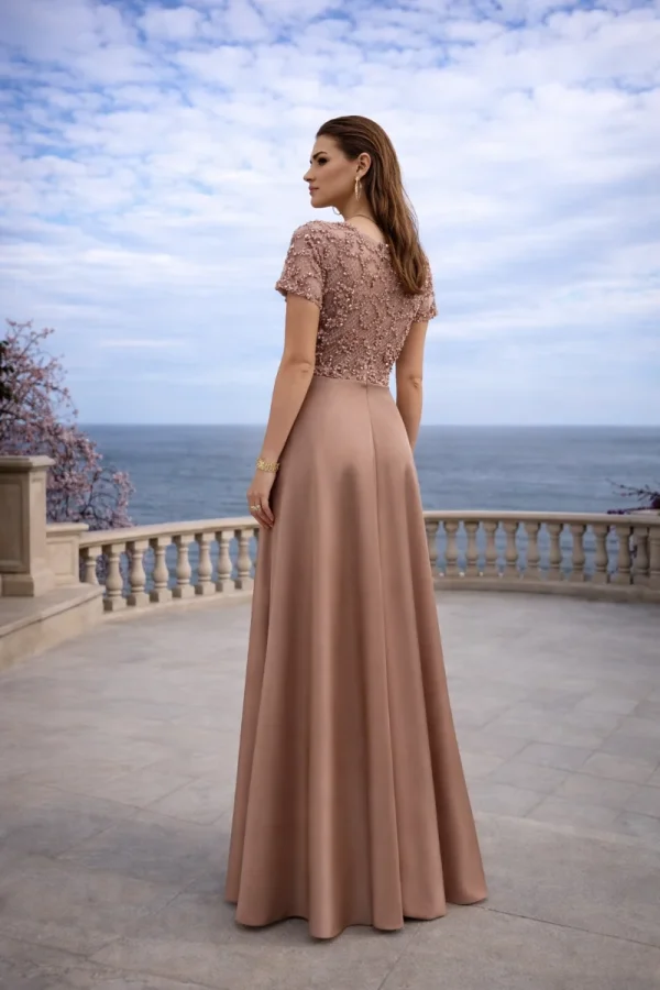 βραδινό φόρεμα